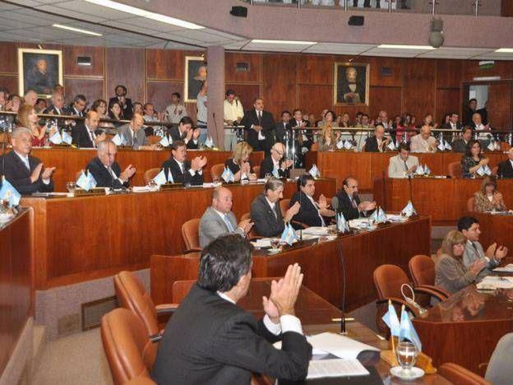 Con el retiro voluntario la Legislatura ahorra m�s 200 mil pesos mensuales