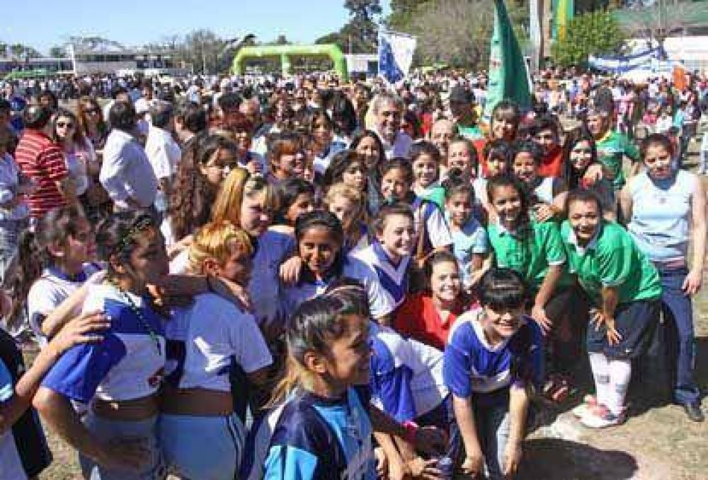 Ferraresi y Mussi celebraron el D�a del Club de Barrio en Avellaneda