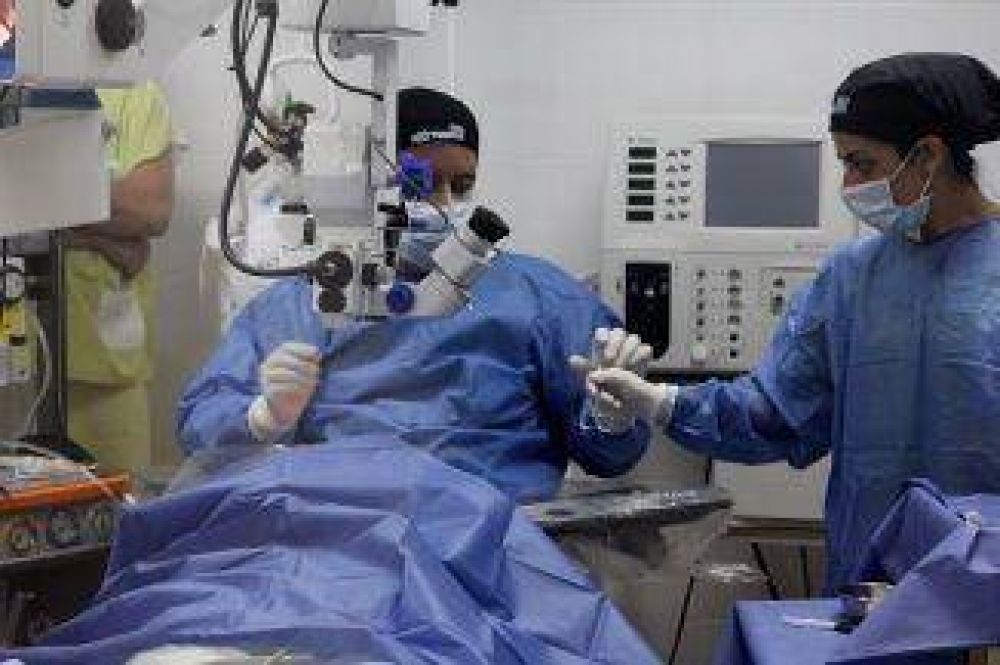 Realizaron el d�cimo trasplante de c�rnea en el San Camilo