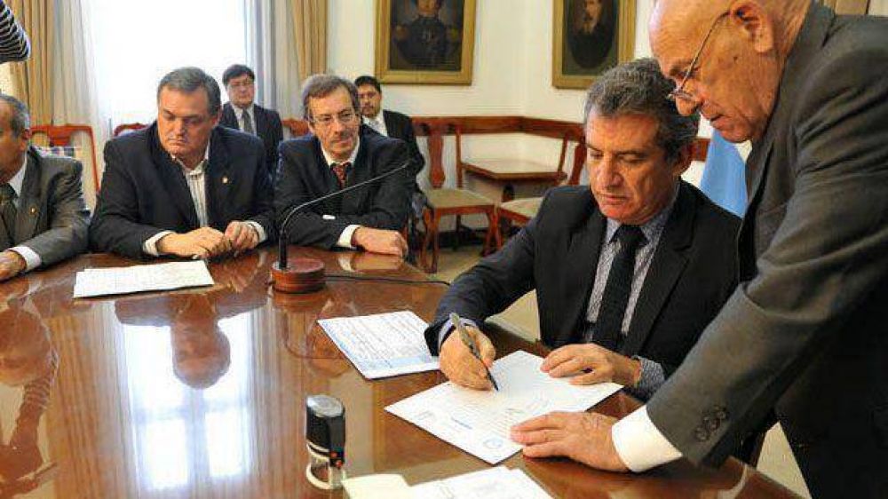 Urribarri: "antes los largaban a los gobernadores con una palmadita"