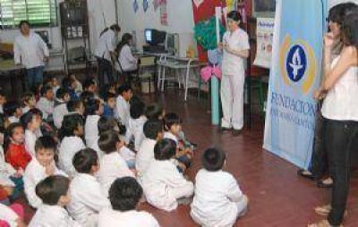 Se brind� una charla sobre educaci�n bucal a los ni�os