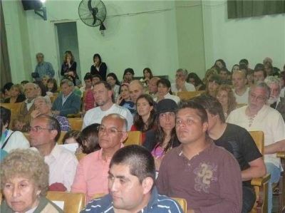 El sal�n verde colmado para escuchar al maestro