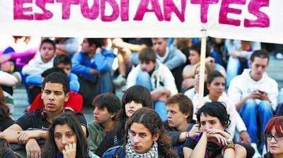 Paro de estudiantes y sus padres en Espa�a contra el ajuste