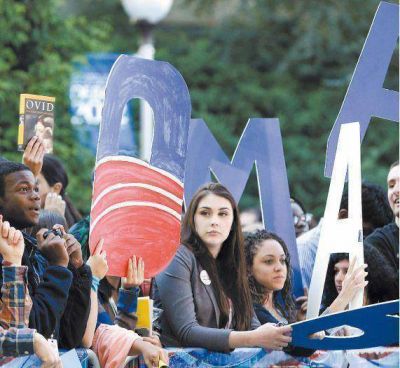 "Escrache" contra Romney antes del debate con Obama