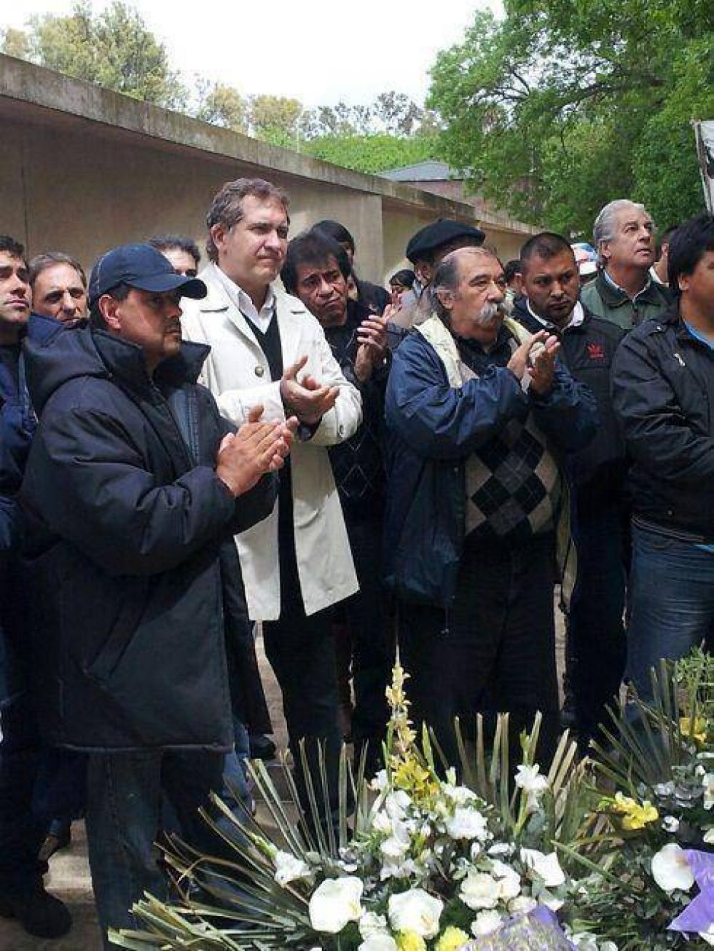 EL SENADOR PALLARES EVOCO EL 17 DE OCTUBRE EN SAN VICENTE, JUNTO A TRABAJADORES MUNICIPALES