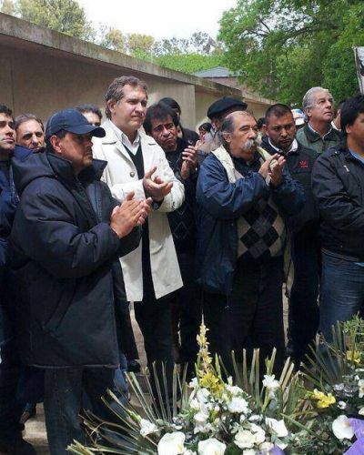 EL SENADOR PALLARES EVOCO EL 17 DE OCTUBRE EN SAN VICENTE, JUNTO A TRABAJADORES MUNICIPALES