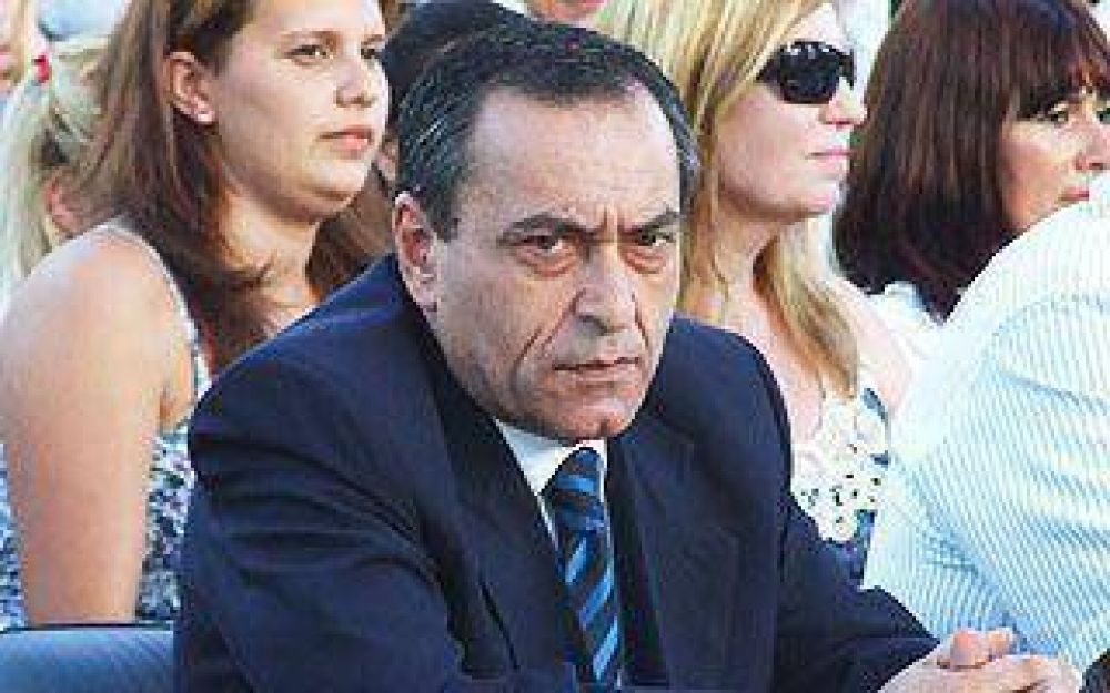 ECHEVERR�A: Para Saldutto, se demostr� que el oficialismo �no aprueba a libro cerrado�