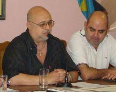Oscar Ch�vez reclama por agravios 