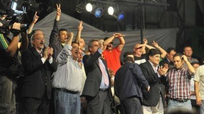 El kirchnerismo festej� con fuertes cr�ticas a De la Sota