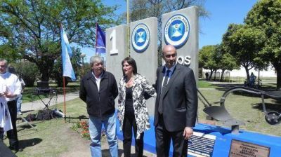 Con Buzzi, Federaci�n Agraria inaugur� monumento en R�o Tercero