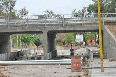La comuna inaugurar� el martes 30 el cruce de calle Salta y costanera