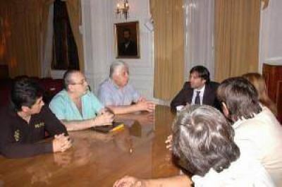 El gobierno provincial controlar� respeto de normas laborales para peones de taxis