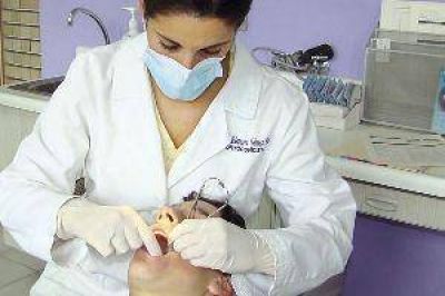 Odont�logos advierten que se agudiza la falta de insumos