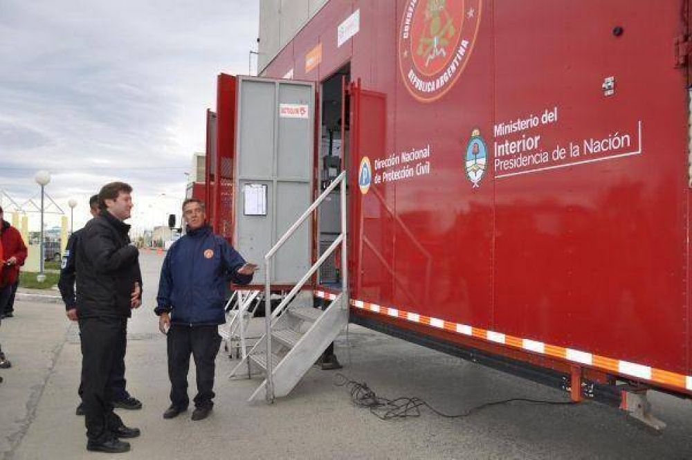 Melella asisti� a la presentaci�n del Centro de Entrenamiento M�vil de Incendios