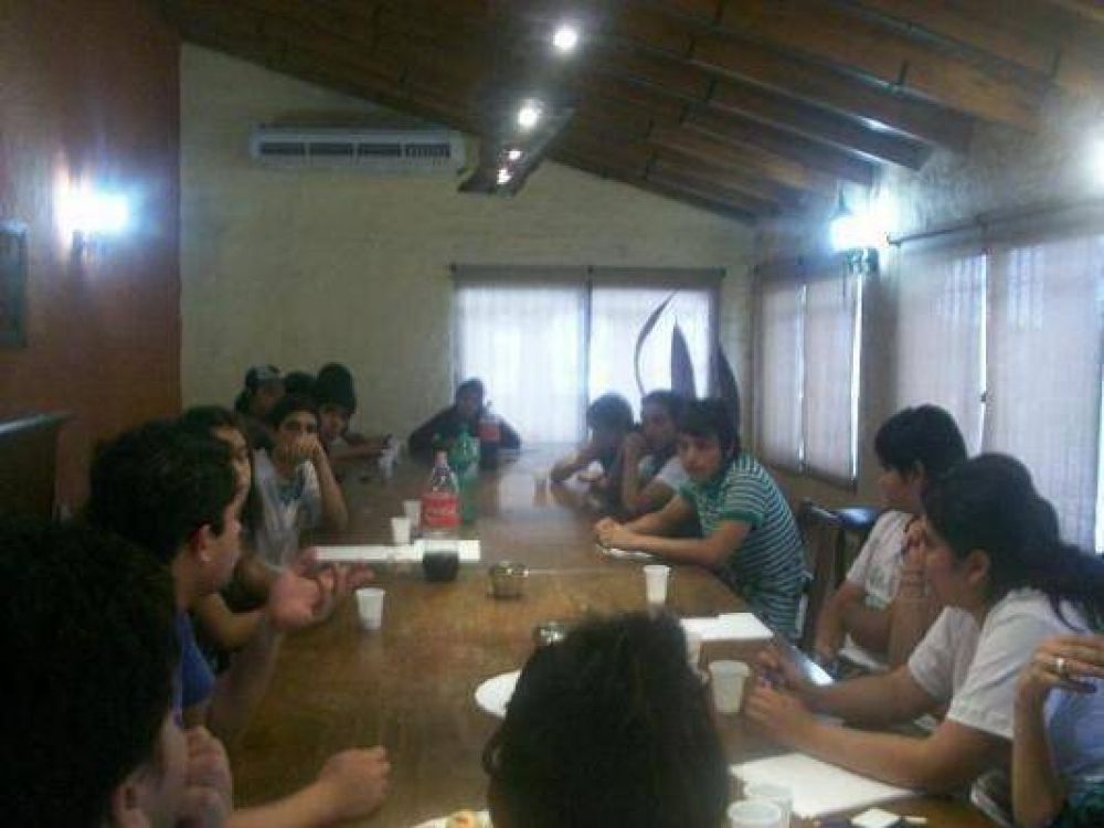 Intenso trabajo con centros de estudiantes