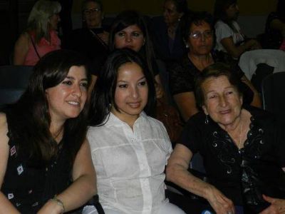 Celeste Moya expone en el Club Social