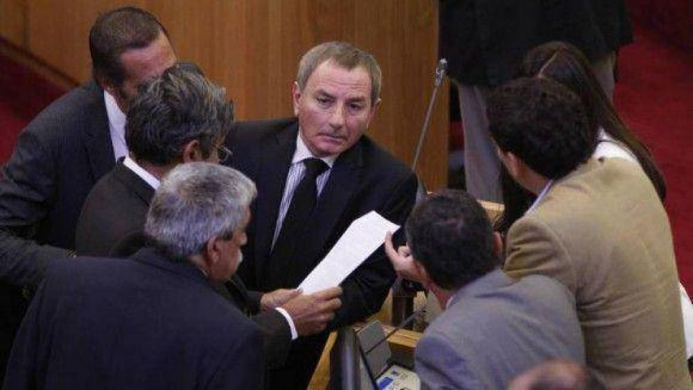  El voto juvenil fue avalado con la decisi�n solitaria del oficialismo tucumano