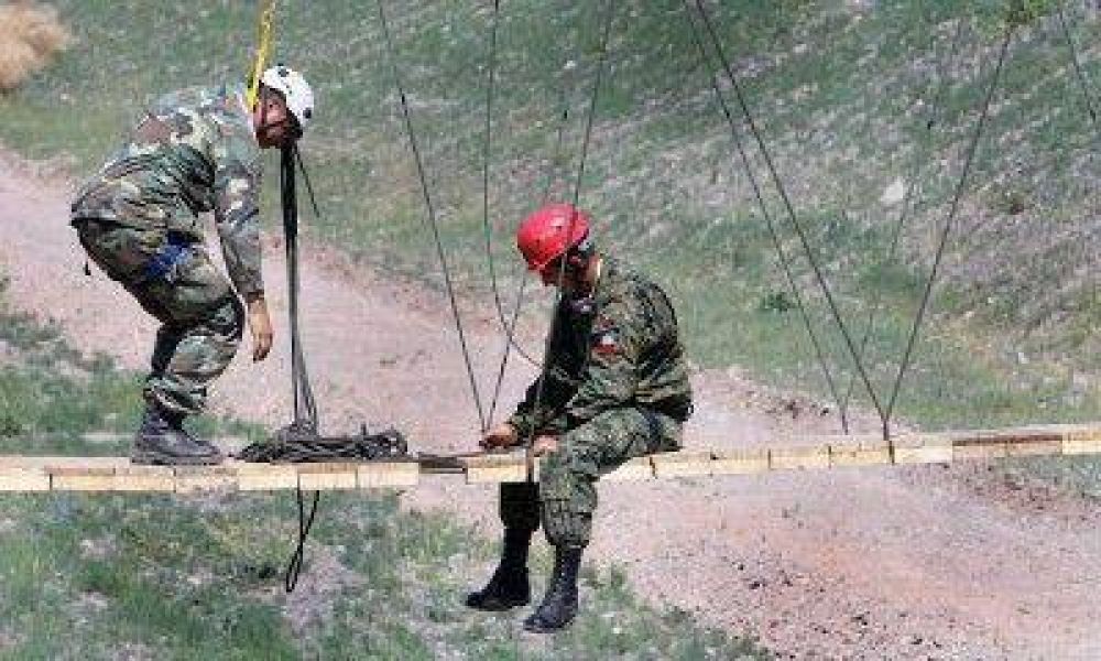 Simulacro de sismo: se construy� un puente y se potabiliz� agua del Lago