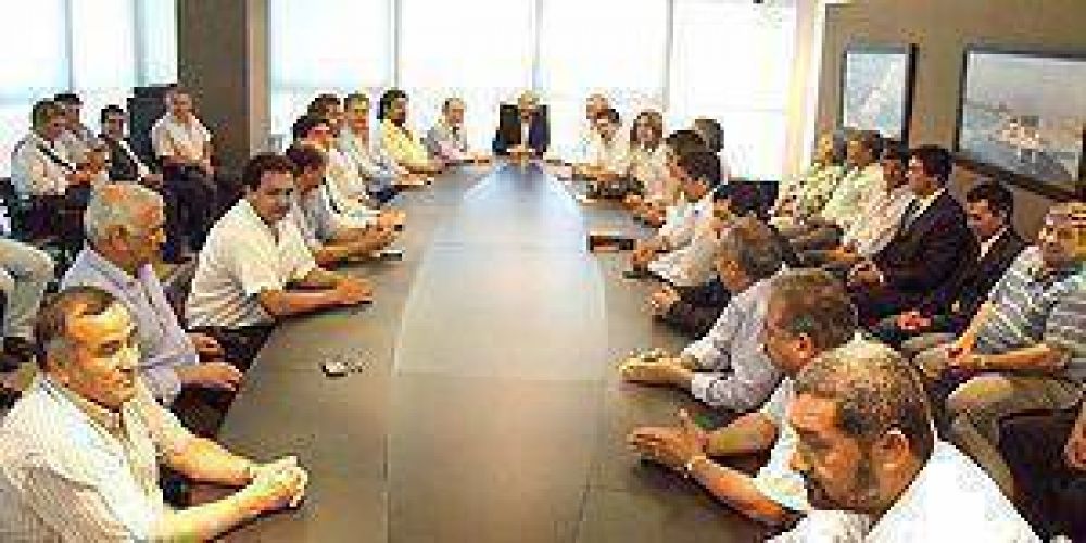 Intendentes visitaron ayer al gobernador