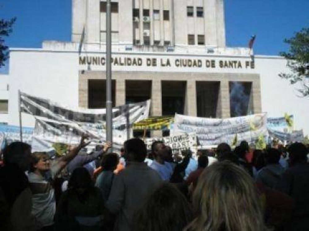 Acordaron un aumento del 15% para empleados municipales