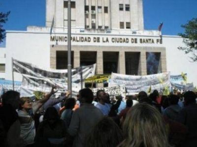 Acordaron un aumento del 15% para empleados municipales