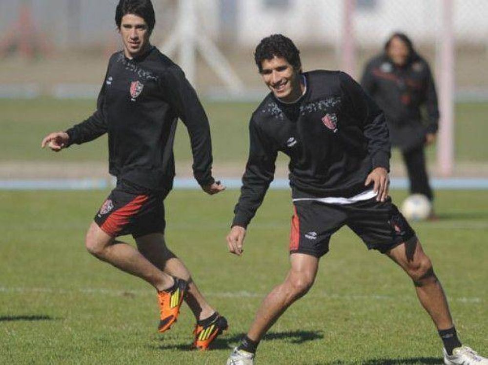 Newell's: Martino orden� una pr�ctica de f�tbol con C�ceres y Figueroa como titulares