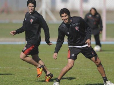 Newell's: Martino orden� una pr�ctica de f�tbol con C�ceres y Figueroa como titulares