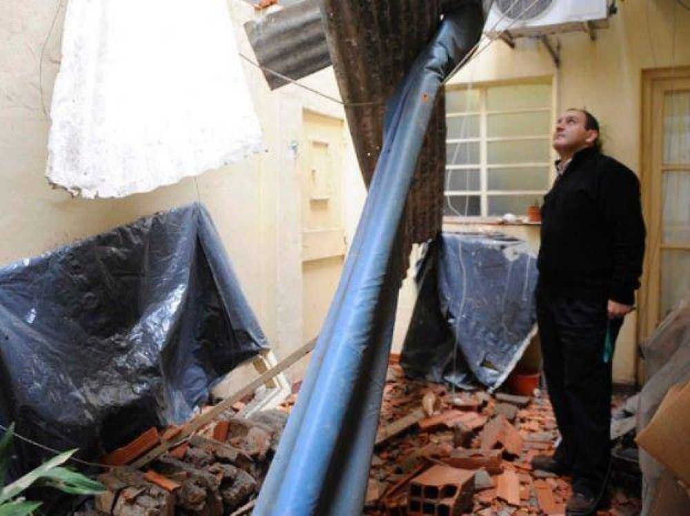 Una pared cay� desde un cuarto piso en pleno centro de Rosario