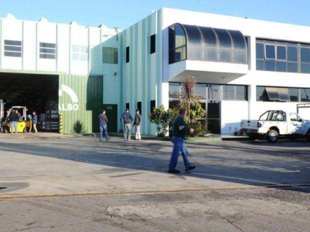 Cinco detenidos por robo millonario a una f�brica