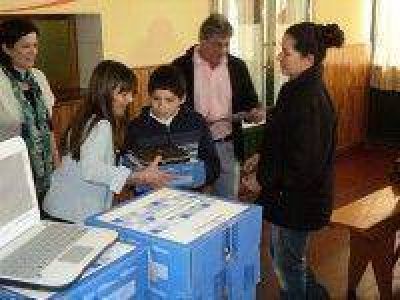 Se llev� a cabo la entrega de 160 neetboks del plan Conectar Igualdad en la escuela secundaria Nro 3