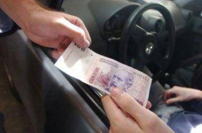 Detienen a delegado de Trabajo �por coimas?