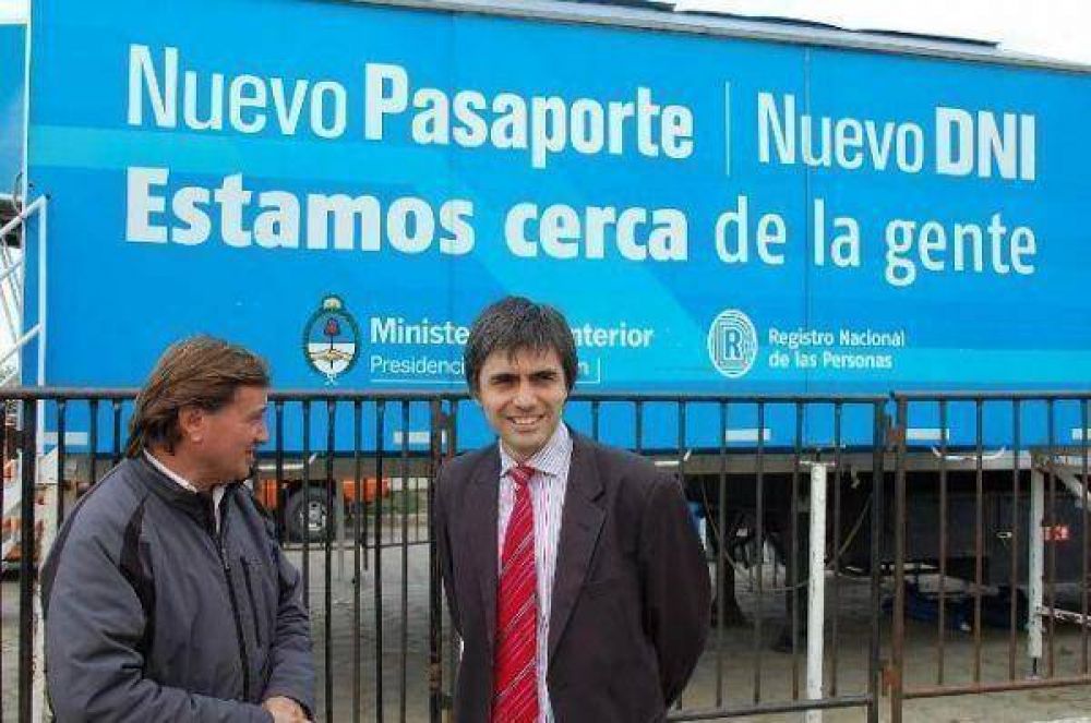 El Municipio colabora con la atenci�n del cami�n f�brica de Documento