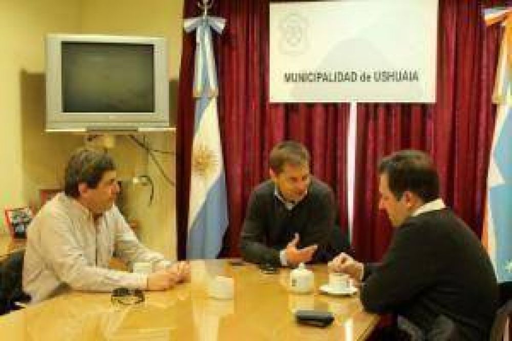 El Intendente recibi� la visita del decano de la Facultad de Arquitectura Torcuato Di Tella