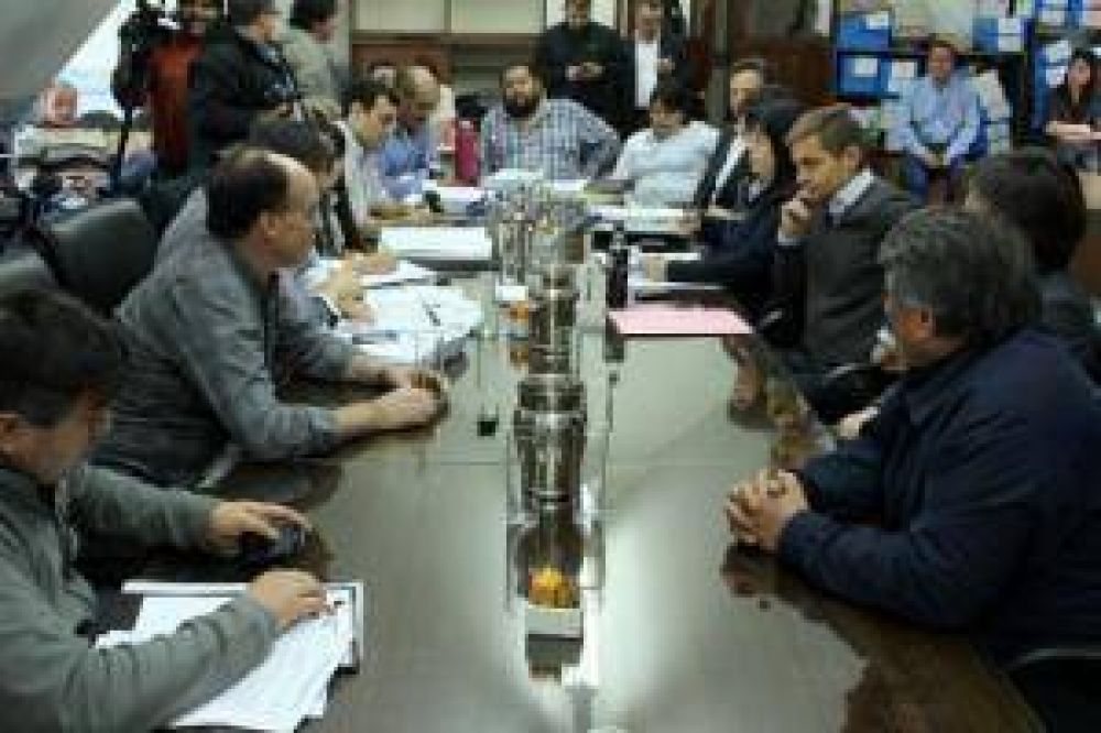 Sciurano particip� de la sesi�n de la Comisi�n de Presupuesto de la Legislatura