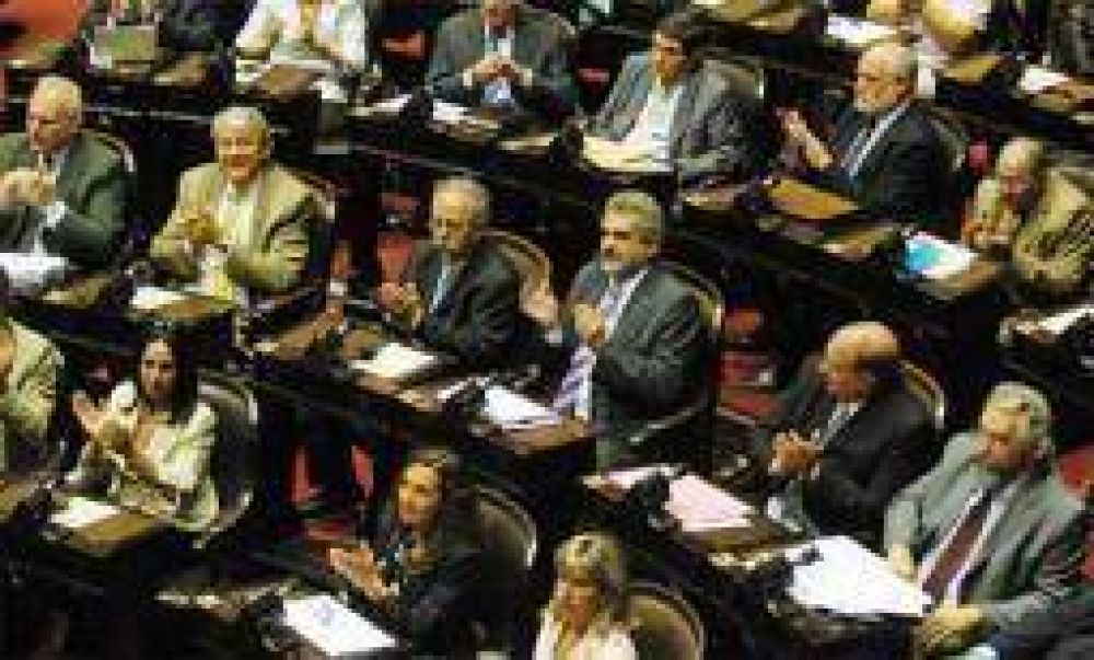 Con apoyo de los 5 riojanos, Diputados vot� la reforma electoral