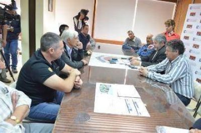 Entregan cr�ditos a productores de Villa Regina