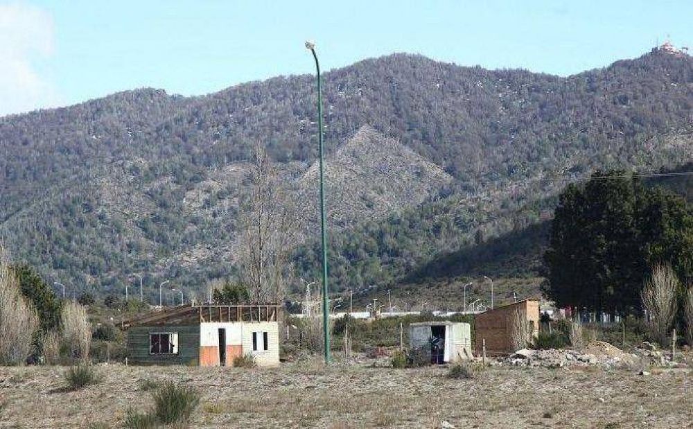 Provincia acord� con ocupantes de Valle Azul: pagar�n los terrenos