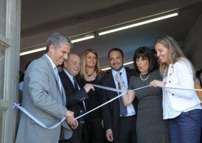 Villa Mercedes: fue inaugurado el play�n polideportivo del colegio �Antonio Berni�
