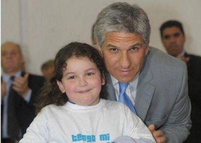 Villa Mercedes: alumnos de dos escuelas m�s recibieron sus compus