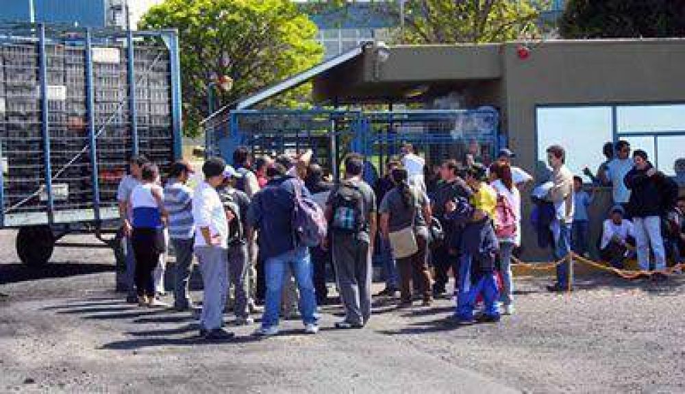 Un mujer se quem� a lo bonzo en una pesquera de Puerto Madryn