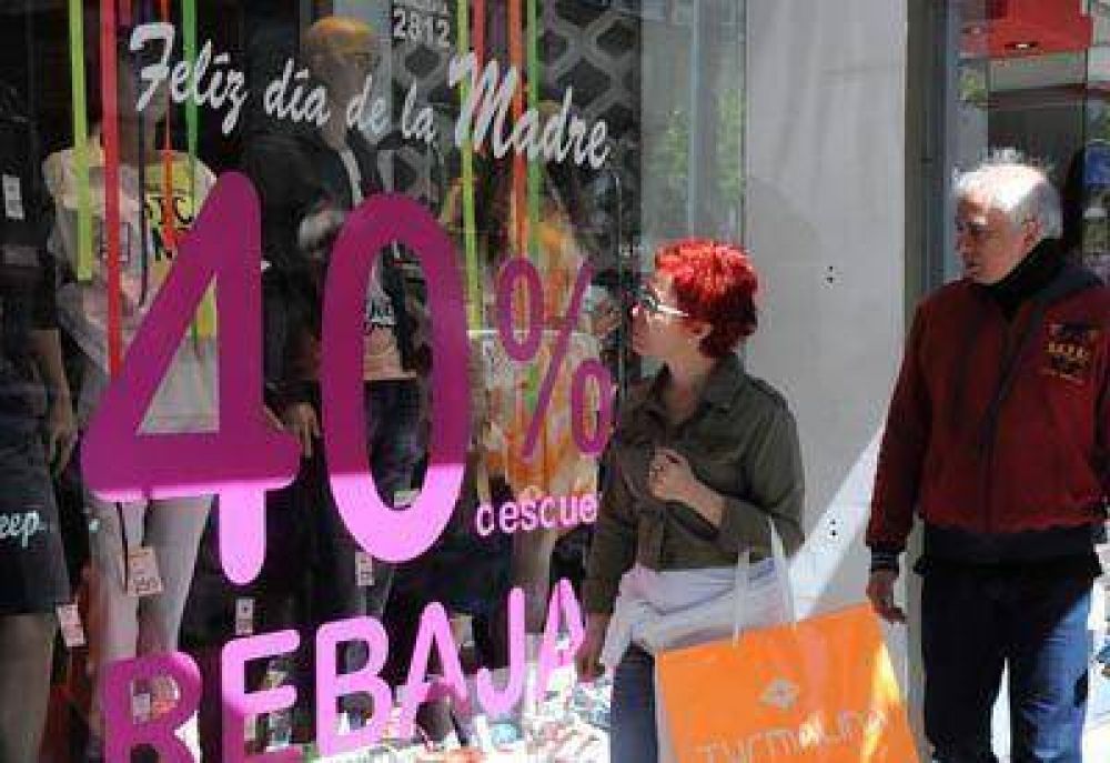Abundan descuentos y promociones en los comercios para agasajar a las madres