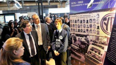 Comodoro recibe una muestra que recorre la historia de YPF