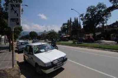 Dos ciudades suben el 45% la tarifa de taxis