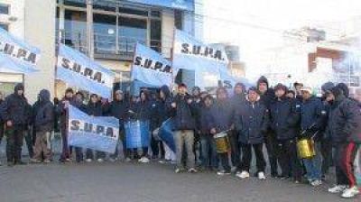 Los trabajadores de SUPA cortaron la avenida Independencia