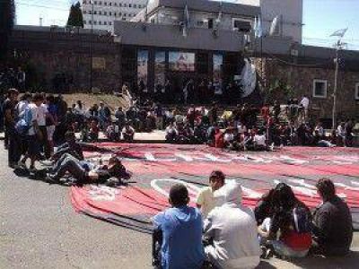 Padres y alumnos de la EET N� 2 llegaron a un acuerdo con Educaci�n y se normalizan las actividades