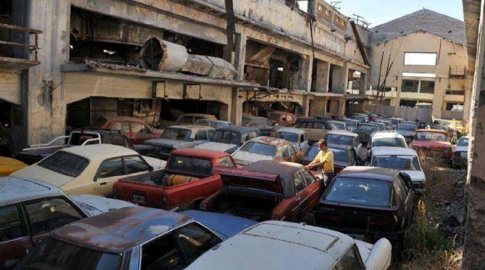  Rematar�n por primera vez autos y motos secuestrados