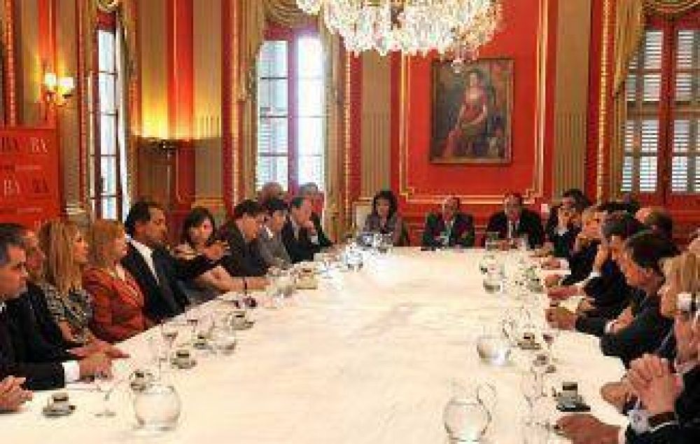Intendentes respaldaron el ordenamiento de recursos en materia educativa