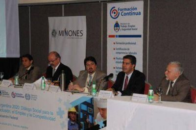 Closs pidi� a la Naci�n pol�ticas puntuales para sostener el empleo en las econom�as regionales