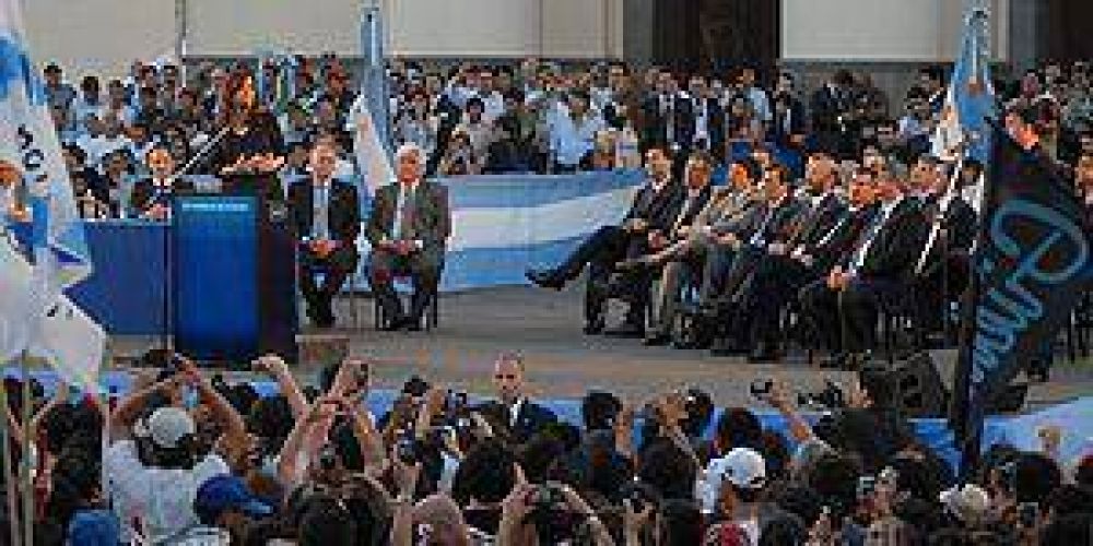 Insfr�n estuvo en Itat� junto a la presidente