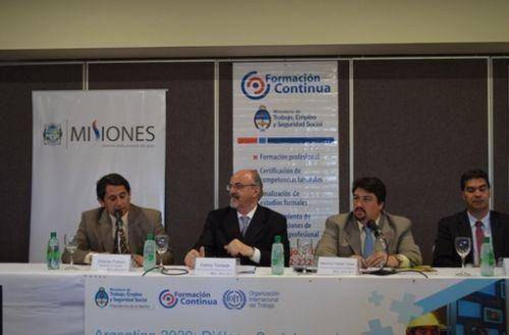 Franco: "vocaci�n y servicio, claves para el desarrollo"